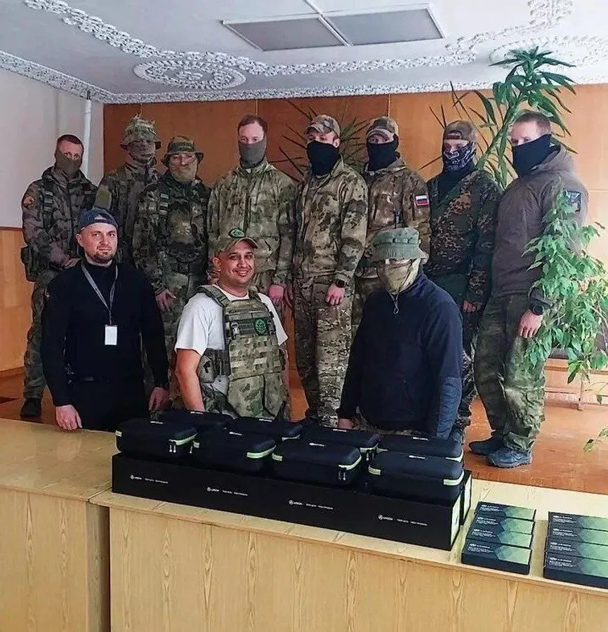 Центр "Воевода" передал бойцам на передовую необходимое оборудование и технику